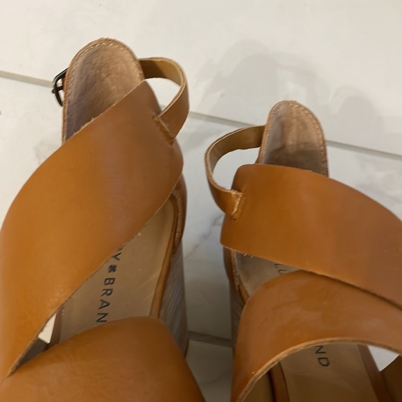 Lucky Sandals - Picture 4 of 5